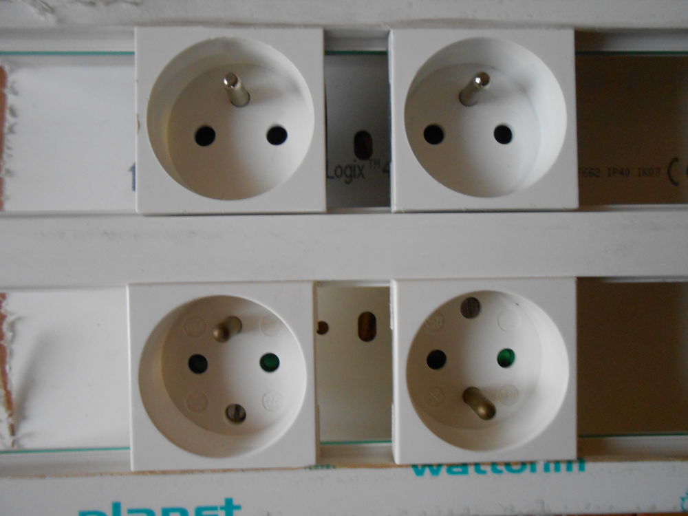 PRISES 220 VOLTS MOSAIC (15) Bricolage