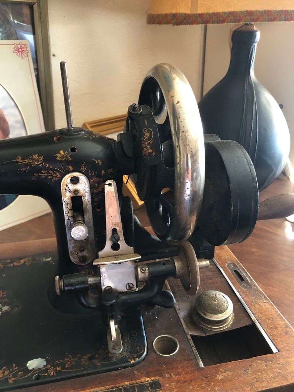 Machine &agrave; coudre Victoria fin XIXe si&egrave;cle 