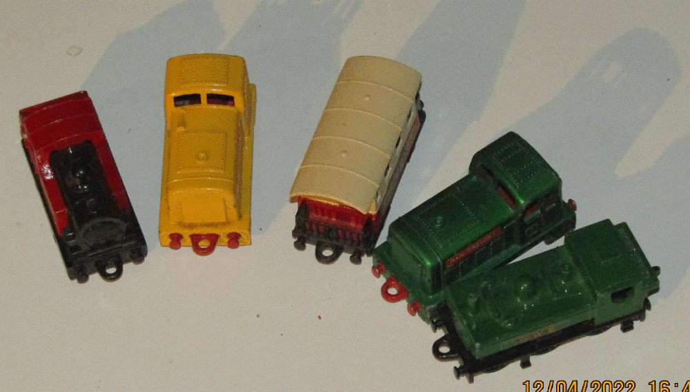 Matchbox superfeast Lesney Lot 4 locomotives et 1 wagon Jeux / jouets
