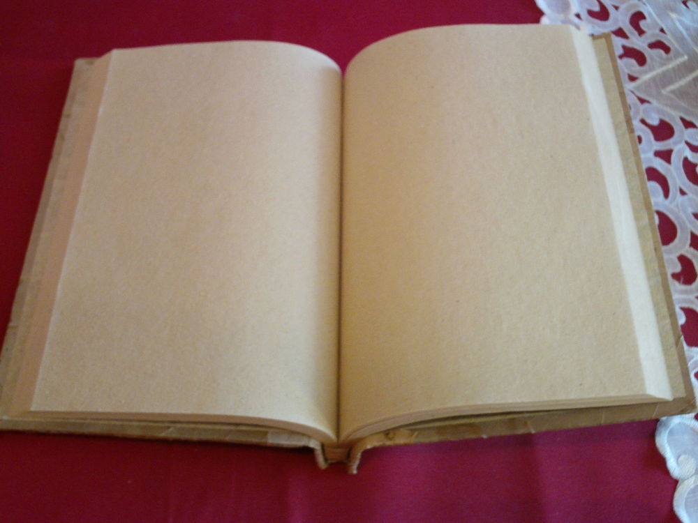 Vieux livre fait main 100 pages vierges N&deg; 610 