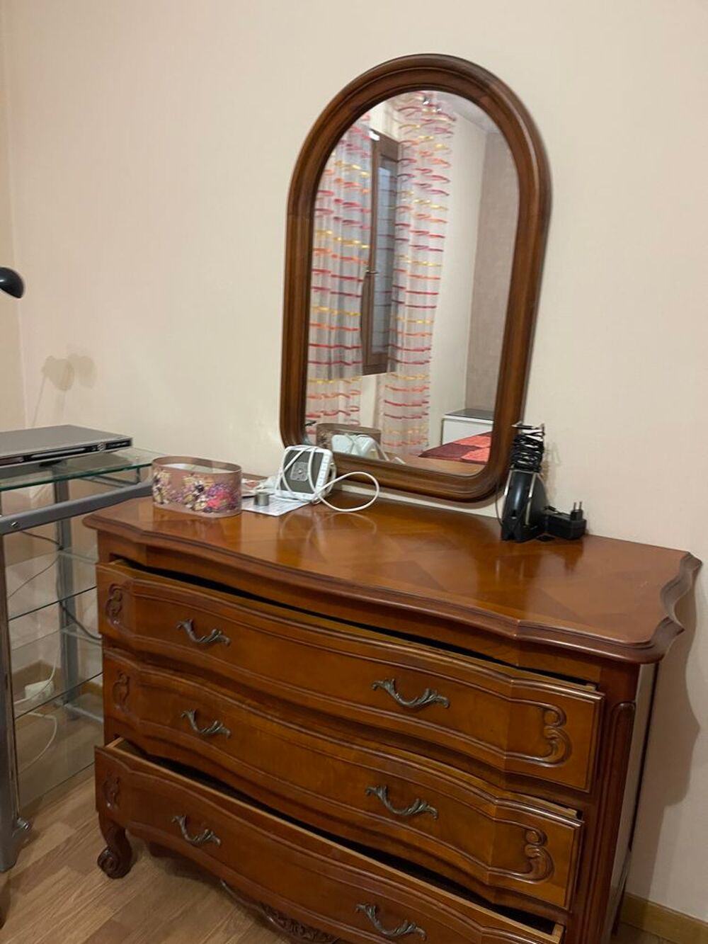 Commode en bois massif et miroir assorti Meubles