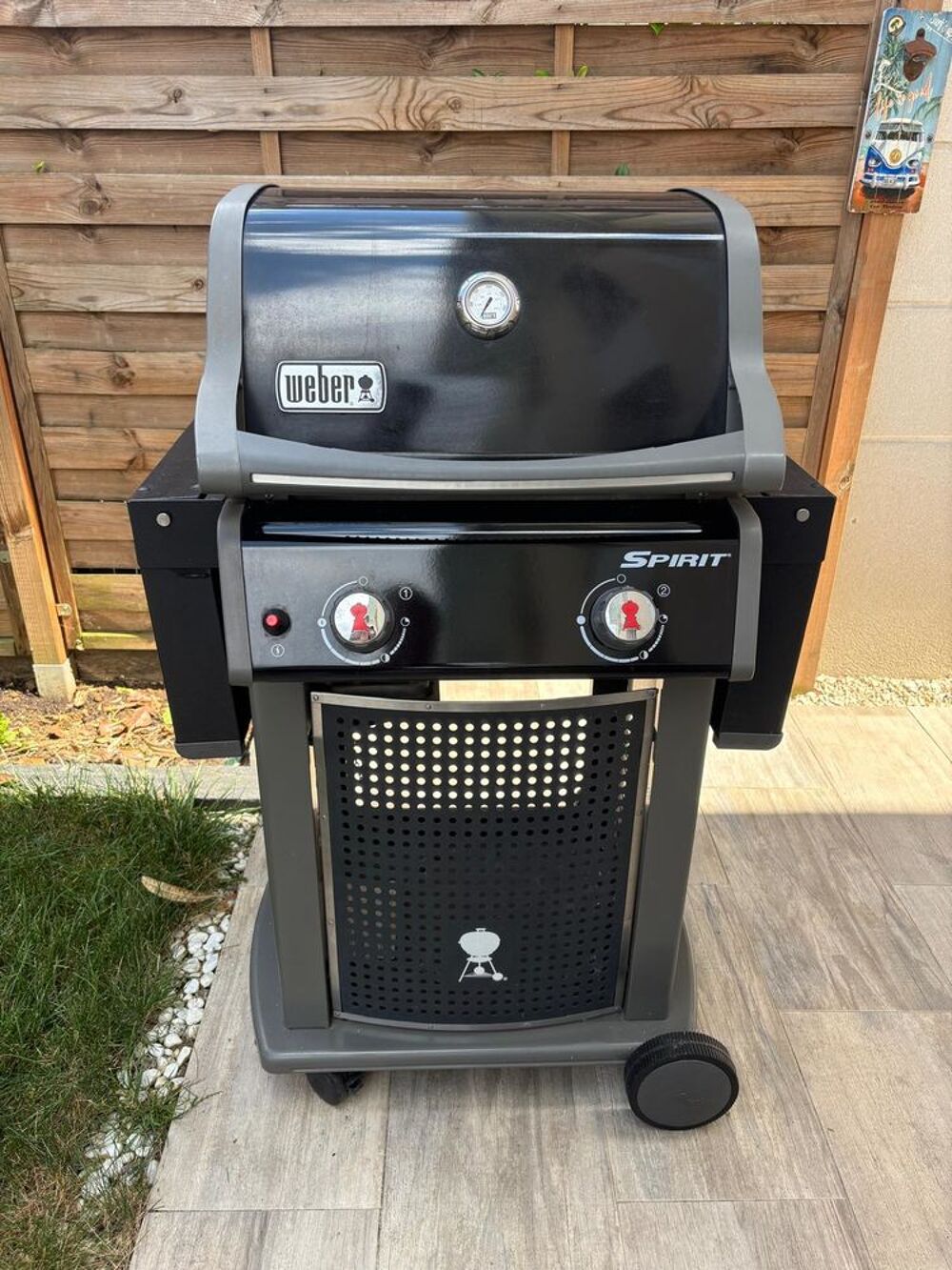 barbecue &agrave; gaz Weber . Jardin