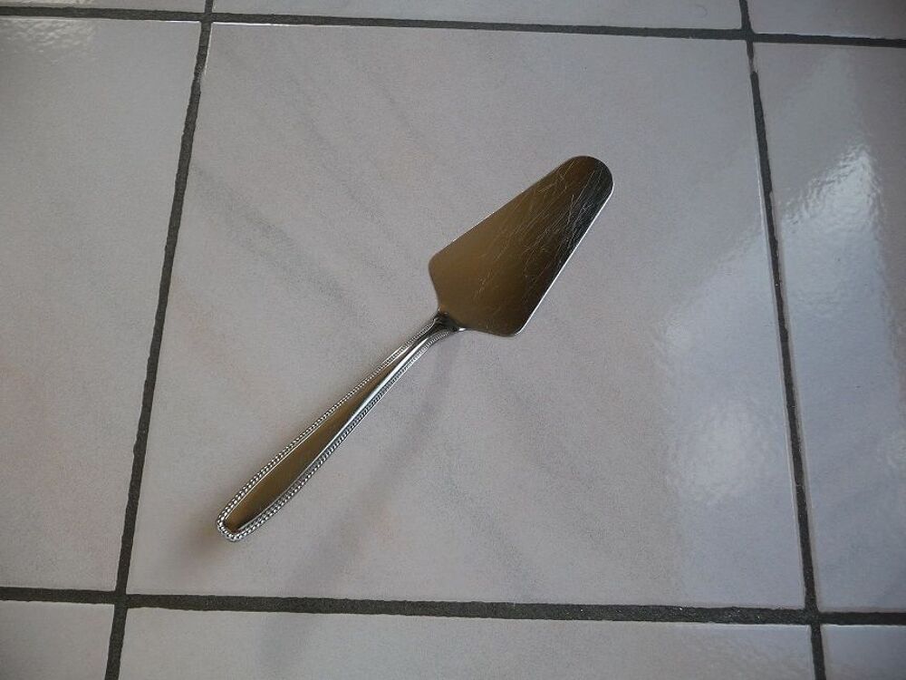 Plat g&acirc;teau et pelle &agrave; tarte en inox Cuisine