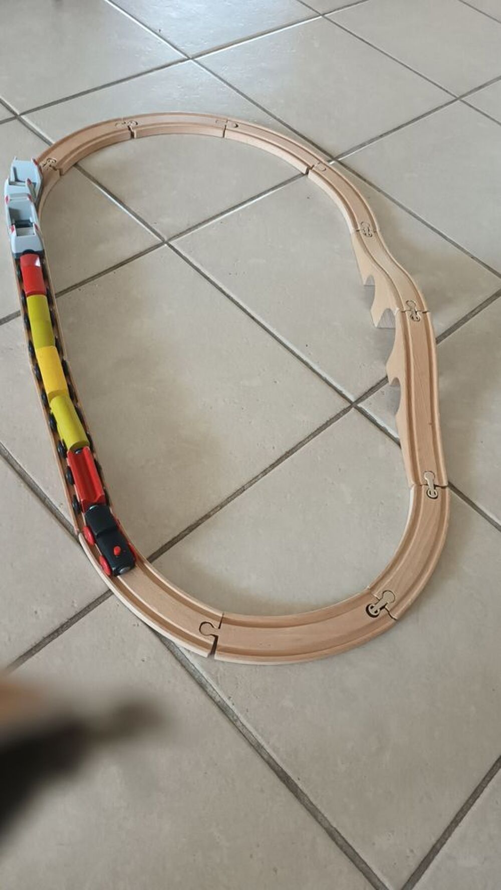 Circuit en bois avec son petit train Jeux / jouets