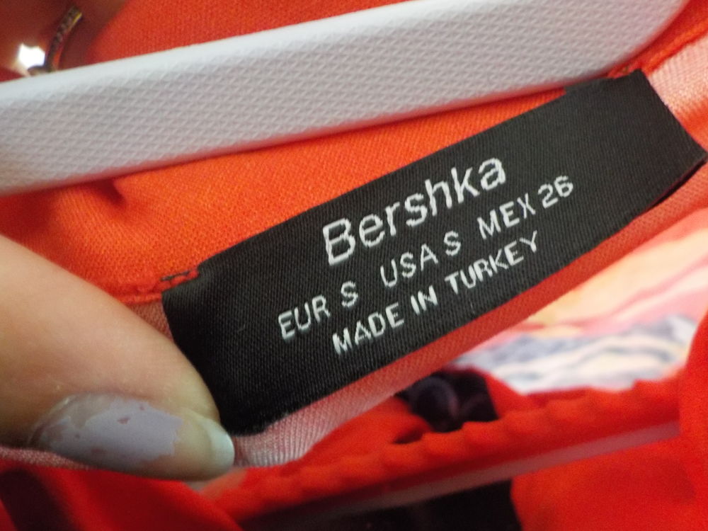 CHEMISIER COURT ROUGE BERSHKA TAILLE S Vtements