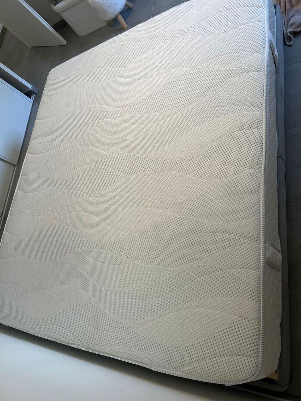 Matelas 180x220 donne le sommier Meubles