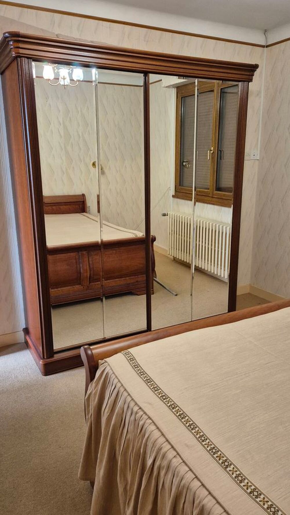 Chambre &agrave; coucher bois fonc&eacute; intemporelle Meubles