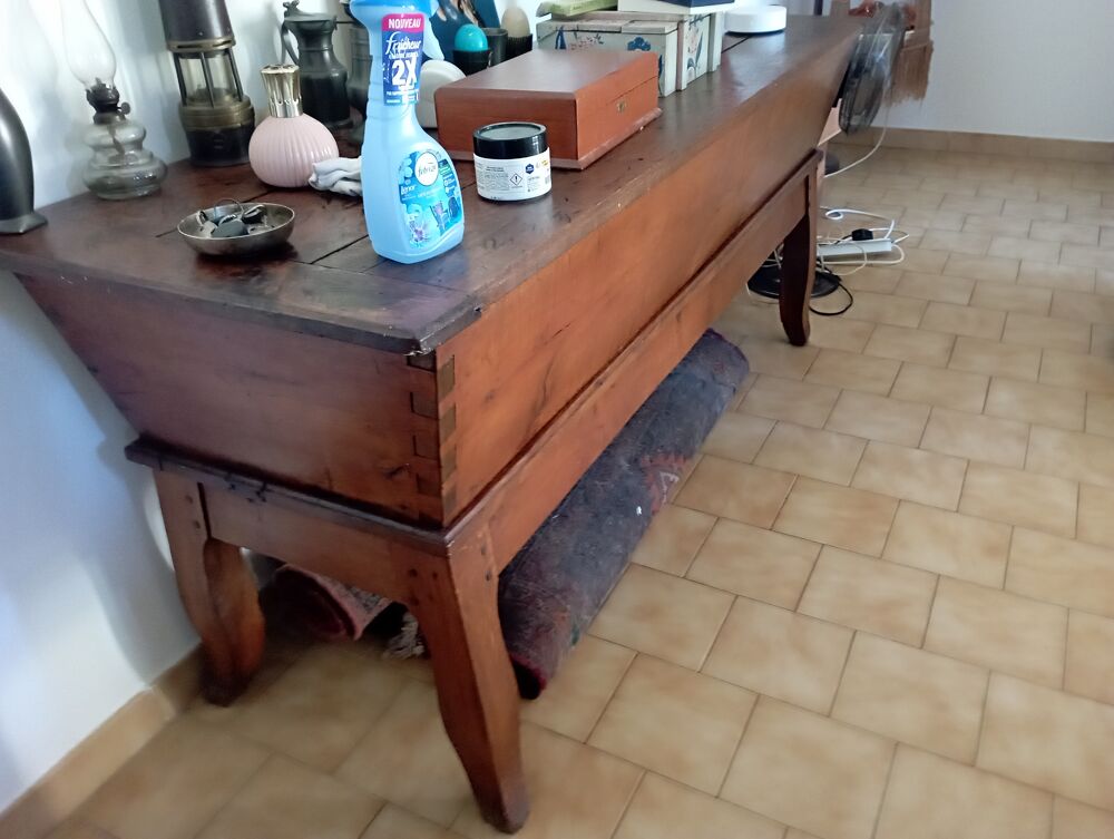 Ancien p&eacute;trin Meubles