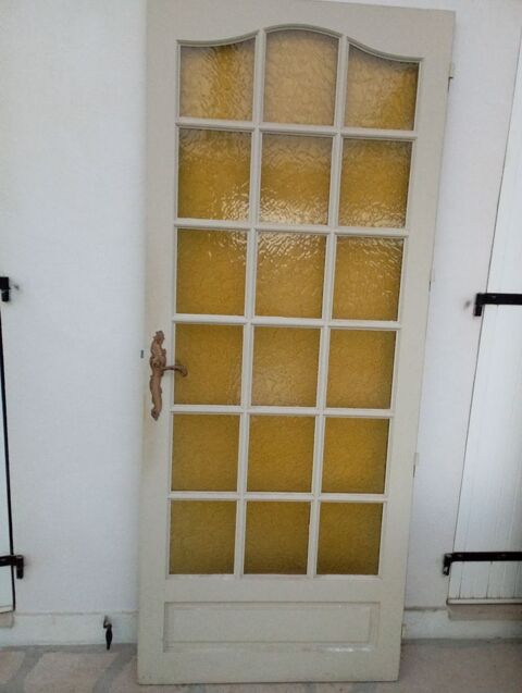 porte d'int�rieur en bois 83 cm avec petits carreaux 
20 Saint-Dizier (52)