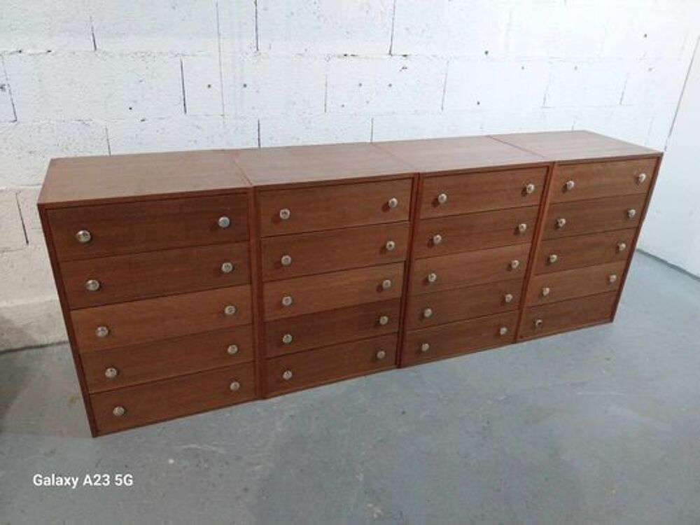 Paire de chiffonniers en noyer D'amerique 1980
Meubles