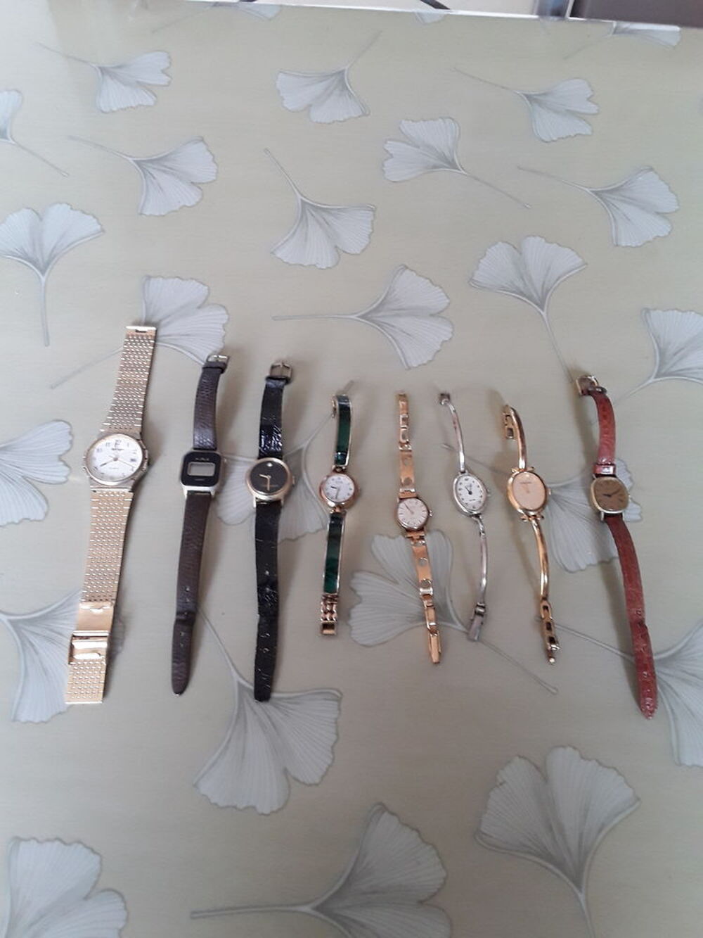 Lot de 8 montres dans l etat pour pieces Bijoux et montres