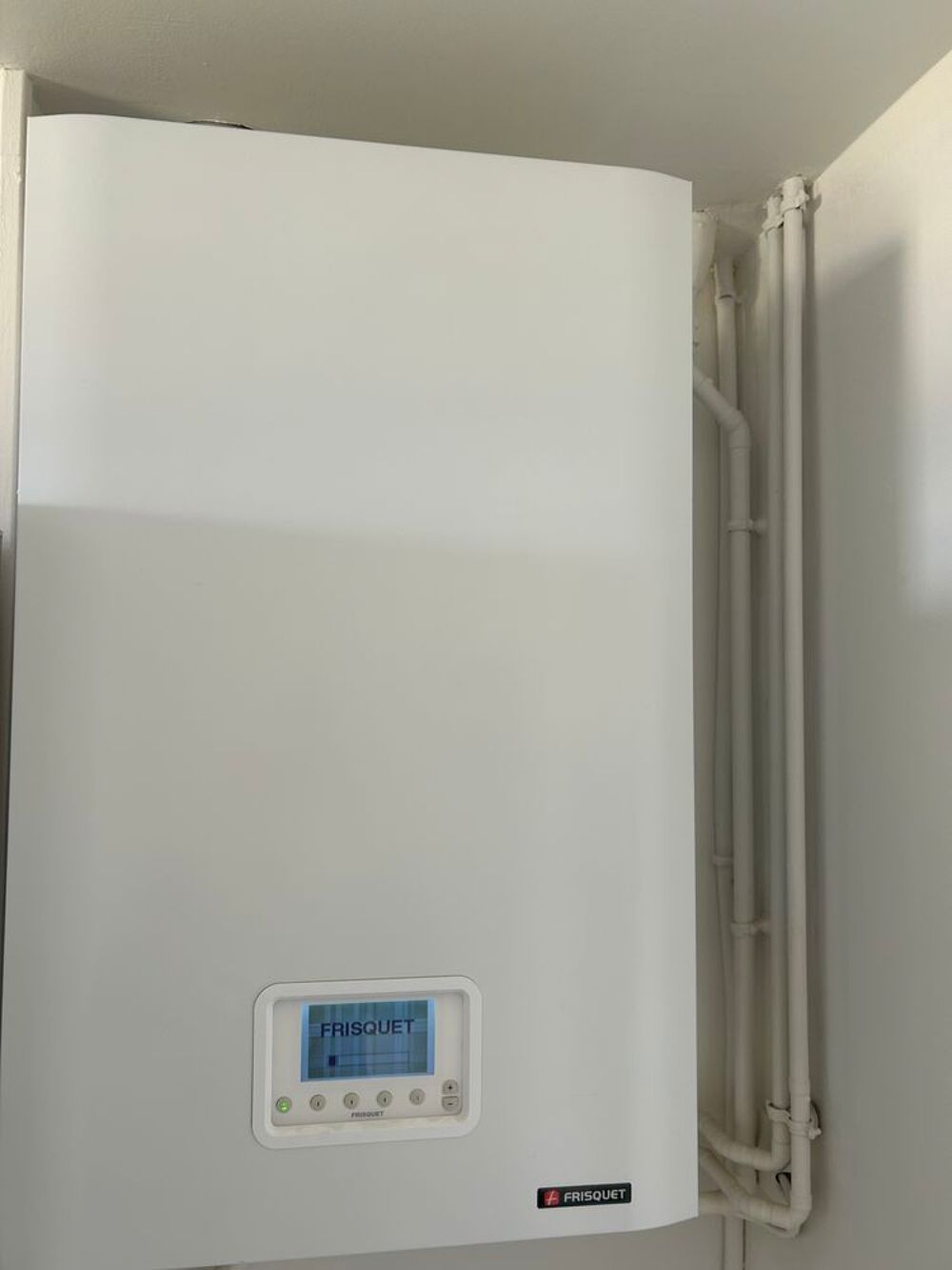 Chaudi&egrave;re FRISQUET &agrave; condensation ultra Luxe vantouse gaz Bricolage