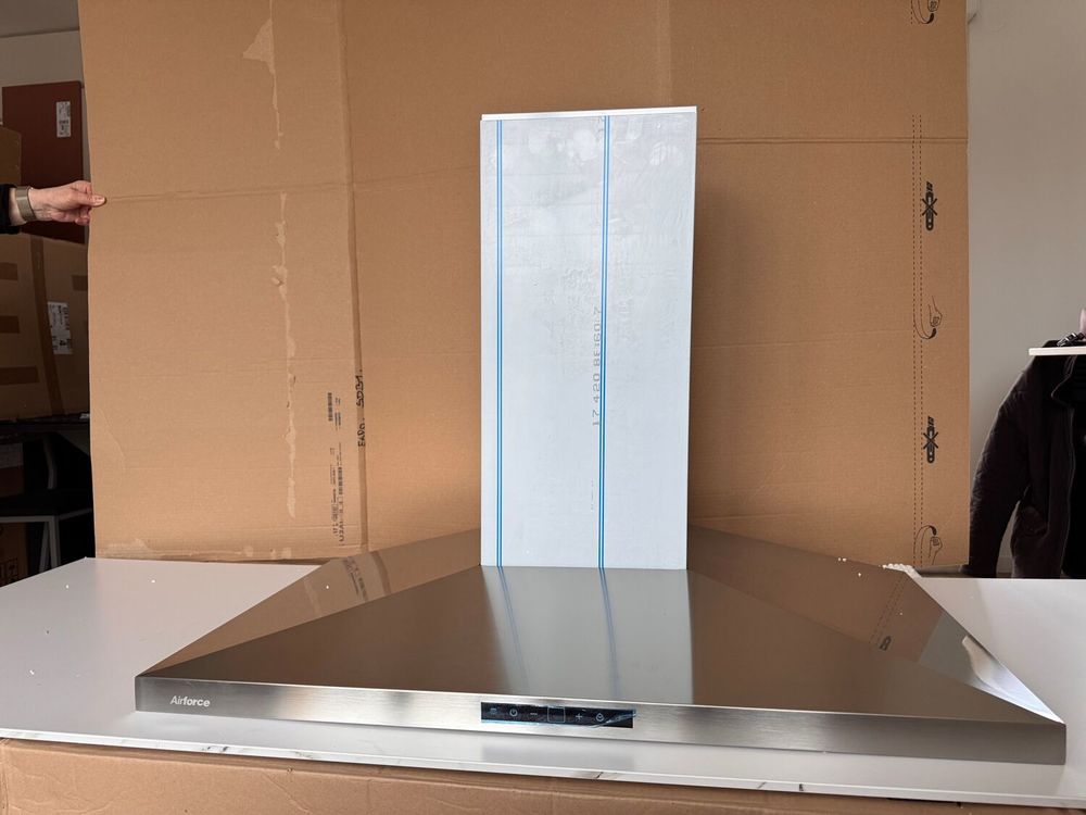 Hotte largeur 90cm AIRFORCE.
Electroménager