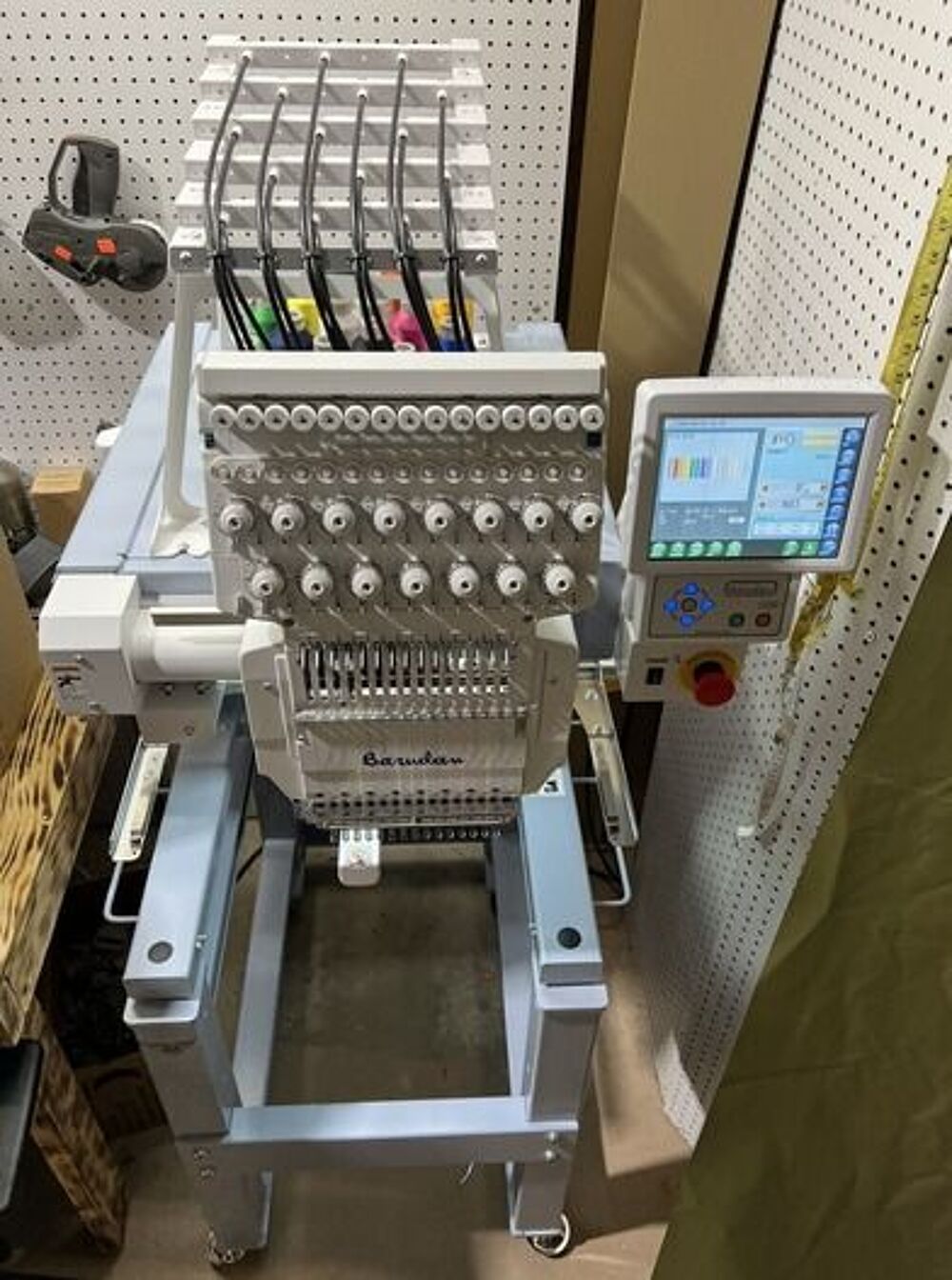 Nouvelle machine &agrave; coudre mono-t&ecirc;te Barudan 