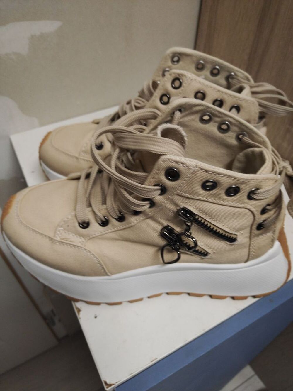 Neuve jamais mise Chaussures