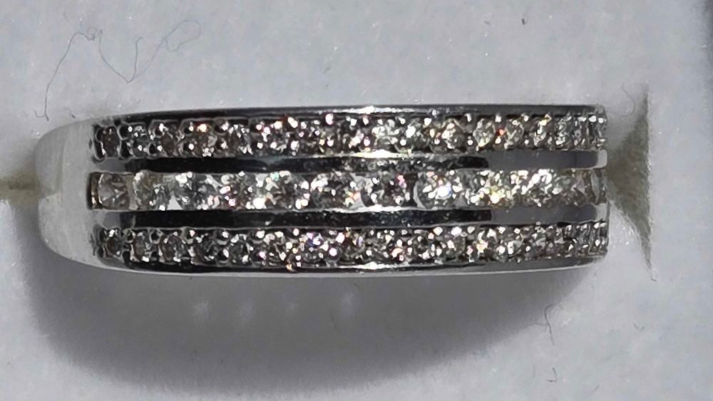&agrave;€ SAISIR BAGUE OR BLANC 375 &agrave;ˆME, DIAMANTS, JAMAIS PORTEE Bijoux et montres