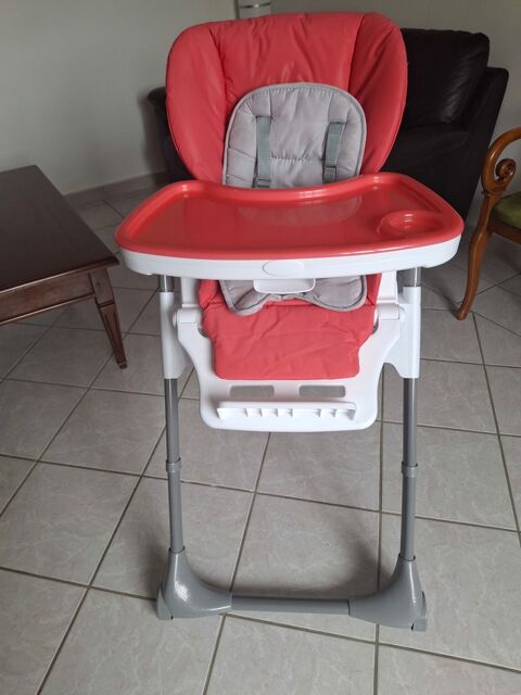 Chaise haute b�b� rouge et grise 50 Al�s (30)