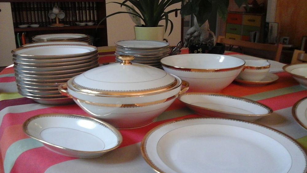 SERVICE DE TABLE DE LIMOGES Décoration