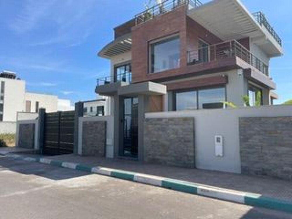 Vente Villa VILLA vue mers 4 FACES 1 PISCINE JARDIN ET 1ROOFTOP Dar bouazza casablanca (Maroc)