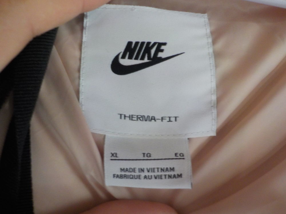 DOUDOUNE / VESTE NIKE THERMA-FIT ROSE PALE TAILLE XL Vêtements