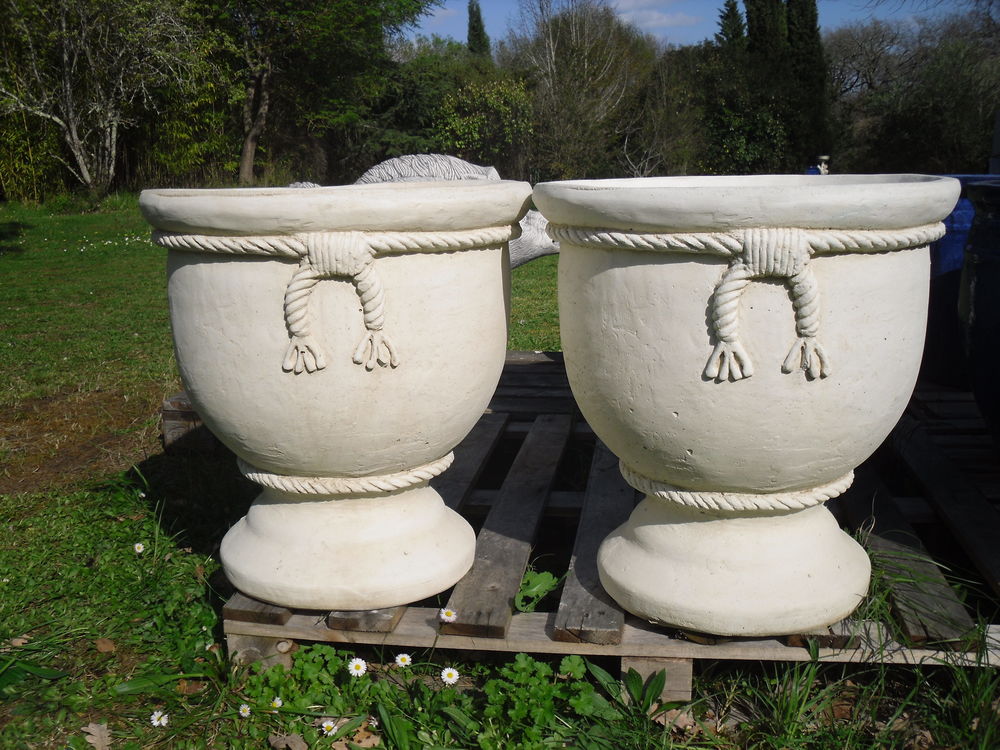 VASE / POT STYLE "ANDUZE" EN PIERRE h75 x 60cm Jardin