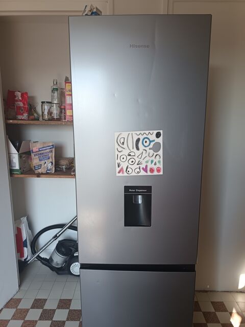 Réfrigérateur Hisense gris avec distributeur Saint-Étienne (42)