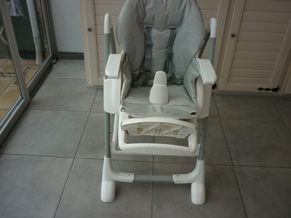 chaise haute pour b&eacute;b&eacute;s ou petits enfants
Mobilier enfants