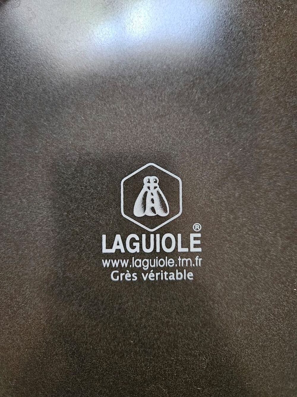 Lot 8 assiettes LAGUIOLE
D�coration