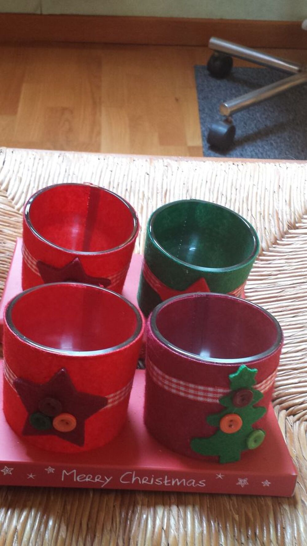 4 pots identiques en verre d&eacute;cor&eacute;s pour no&euml;l Décoration