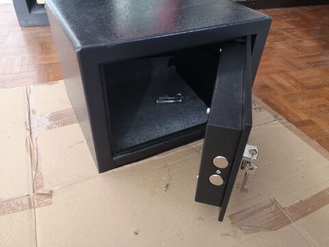 Coffre fort  cl Burg-Wchter, prix neuf env 170 EUR 0 Levallois-Perret (92)