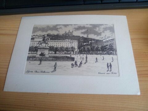 CARTE POSTALE LYON PLACE BELLECOUR GRAVEE SUR SOIE  65 Levainville (28)