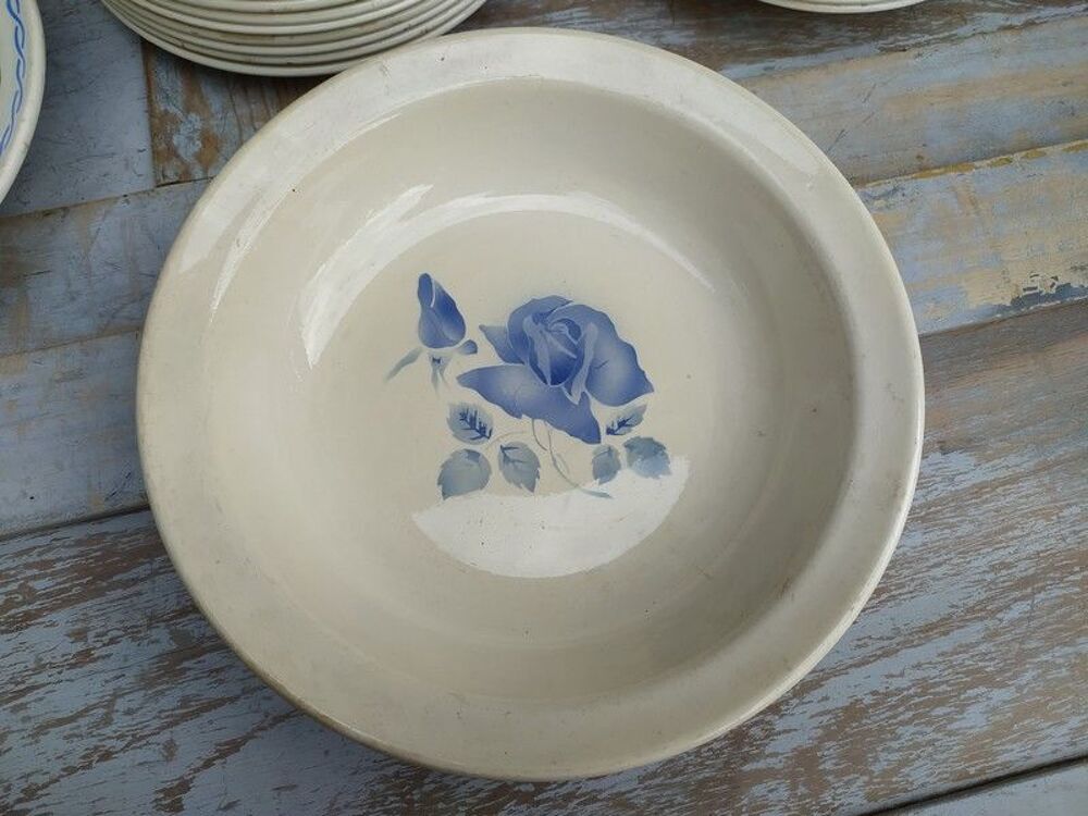 Vaisselle Assiettes Fa&iuml;ence Badonviller Digoin Rose Bleue
Décoration