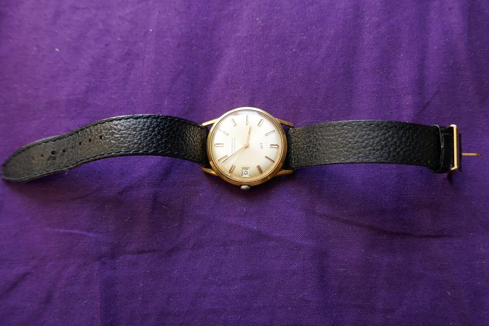 Montre LIP ancienne automatique Bijoux et montres