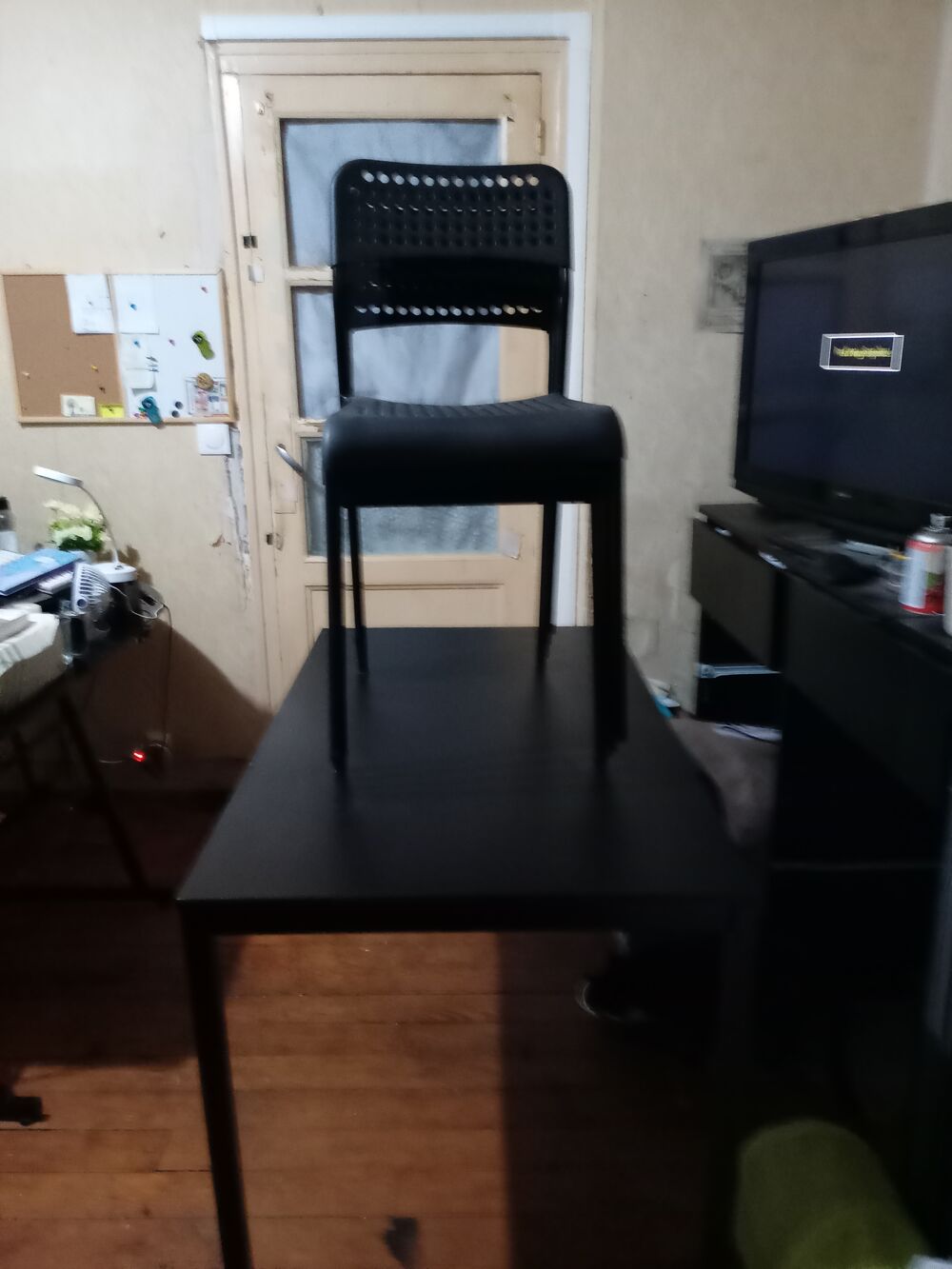 Table et ses 4 chaises Meubles