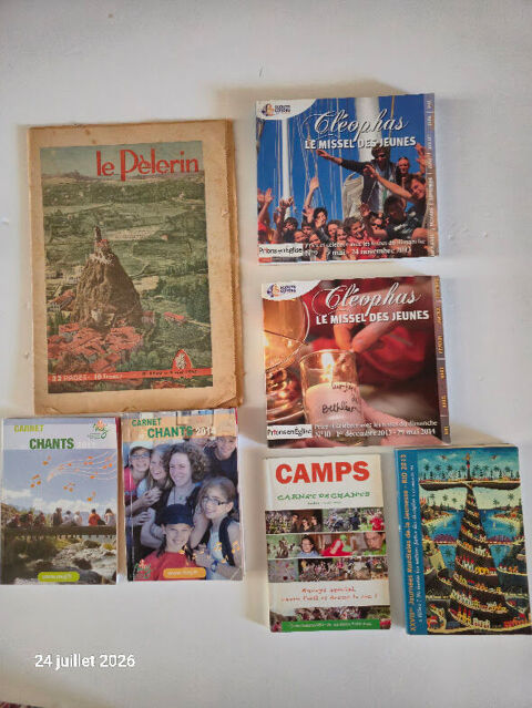 Lot de 4 carnets de chants, le pèlerin 1954, et 2 carnets de 10 Aubusson (23)