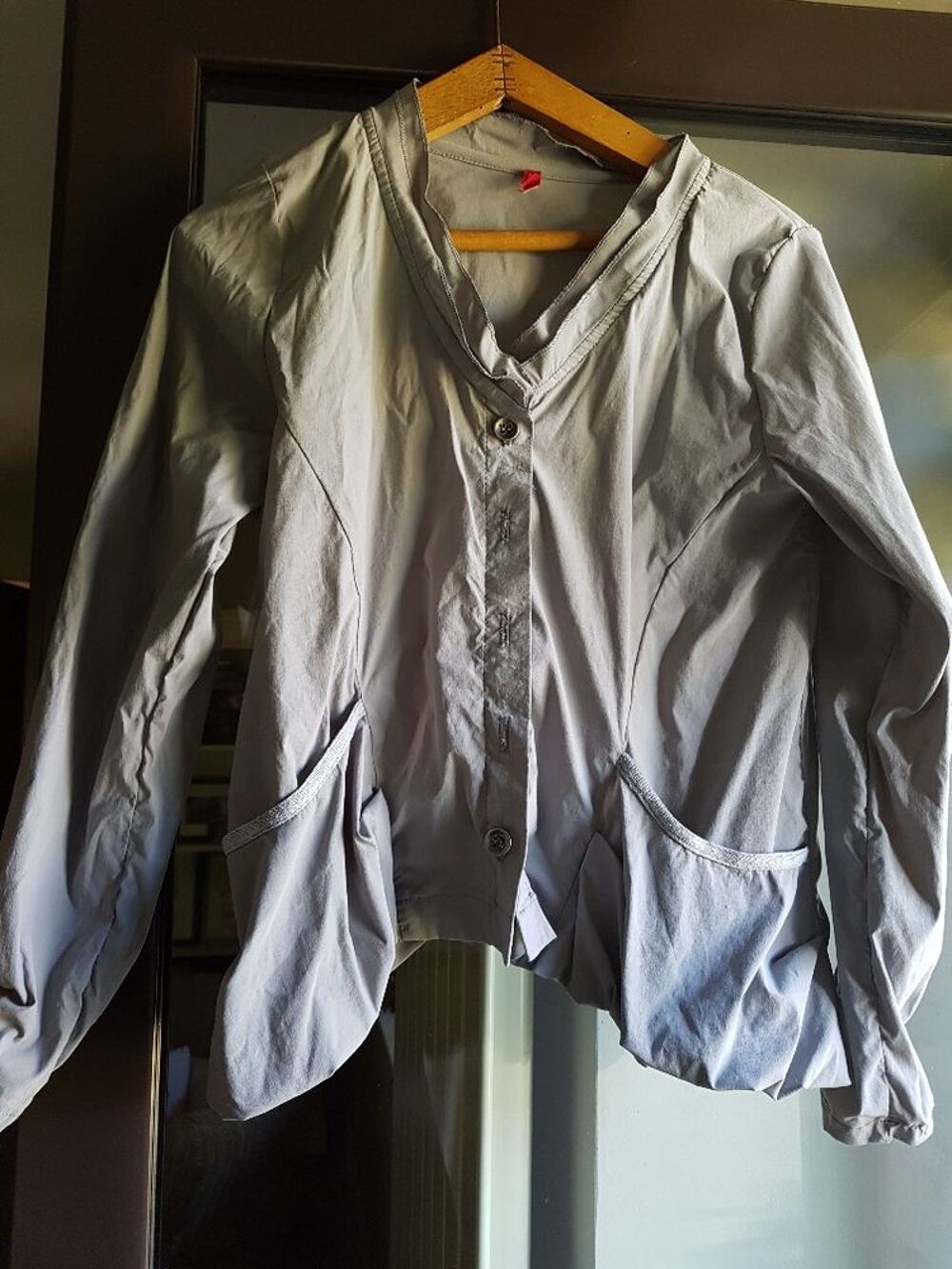 Top/veste gris(e) vintage de bonne qualit&eacute;
Vtements