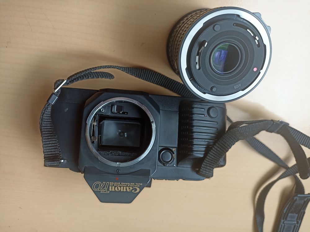 canon T70 +3 flashs Photos/Video/TV