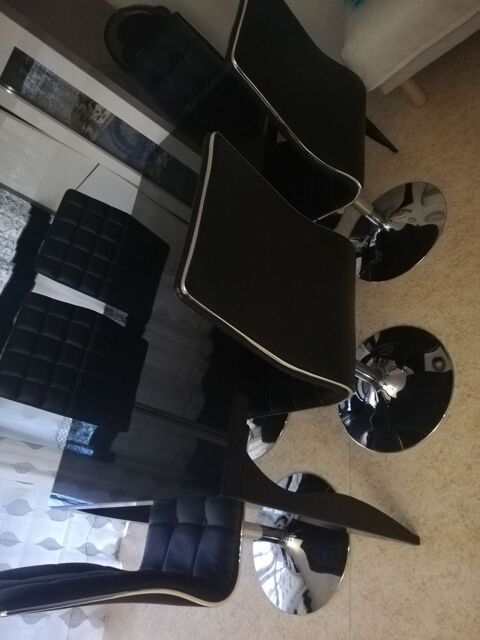 Table  manger avec chaises  390 Vincennes (94)