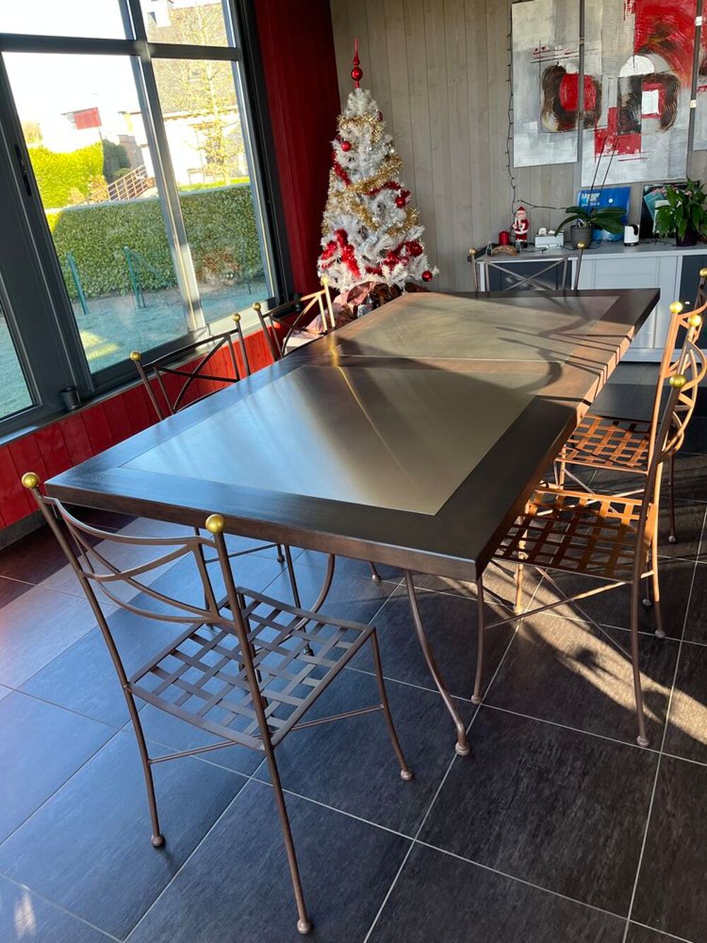 table en fer forg&eacute; plein
+6 chaises Meubles