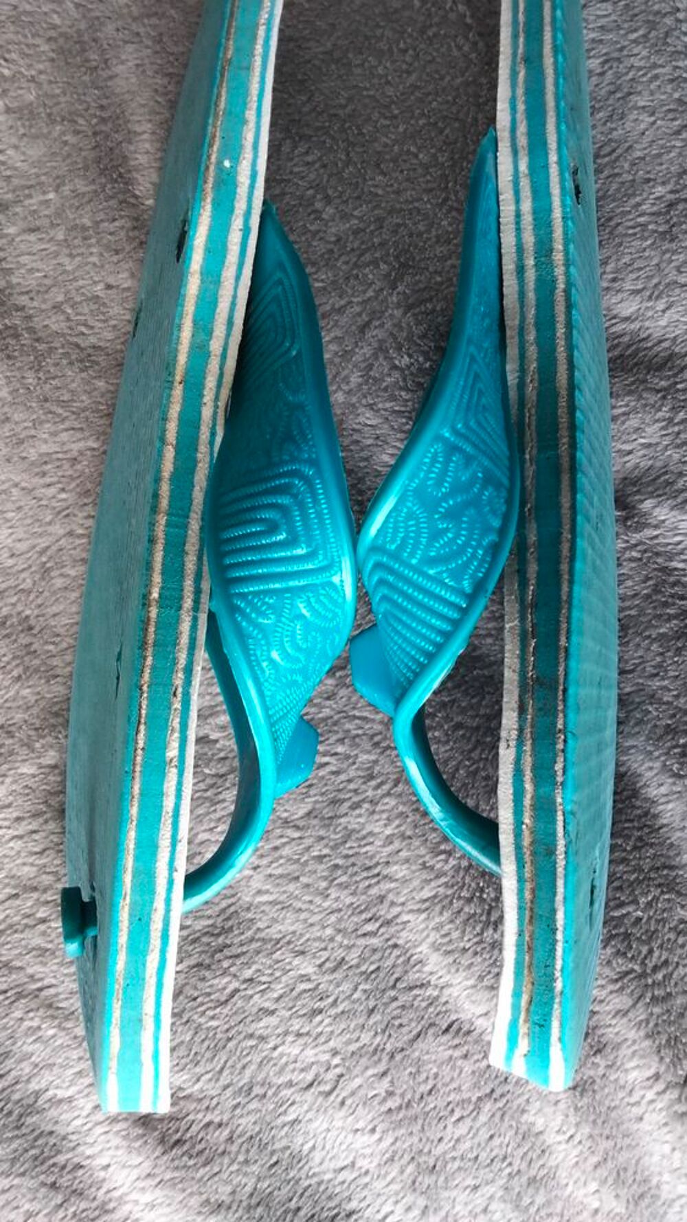 Tongs vintage bleues Made in S&eacute;n&eacute;gal Chaussures