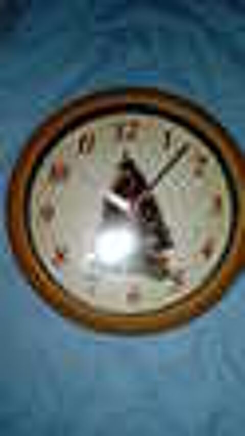 Pendule murale sonore, d&eacute;cor de No&ecirc;l, neuve Bijoux et montres