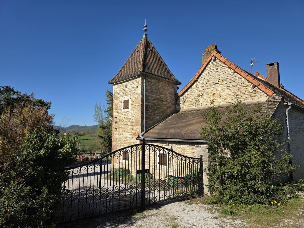 Vente Maison Propriété sur 1,5ha avec vue. Belle situation à l'écart. Saint-gengoux-le-national