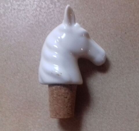 BOUCHON TTE de CHEVAL PORCELAINE 8 Boucau (64)