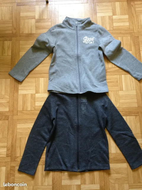 2 gilets garon 8 ans 2 Saint-Pal-de-Senouire (43)