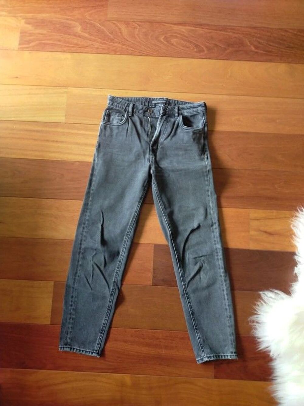 LOT 9 PANTALONS ZARA MANGO UNIQLO
NOIRS BLEUS ET KAKI 
Vêtements