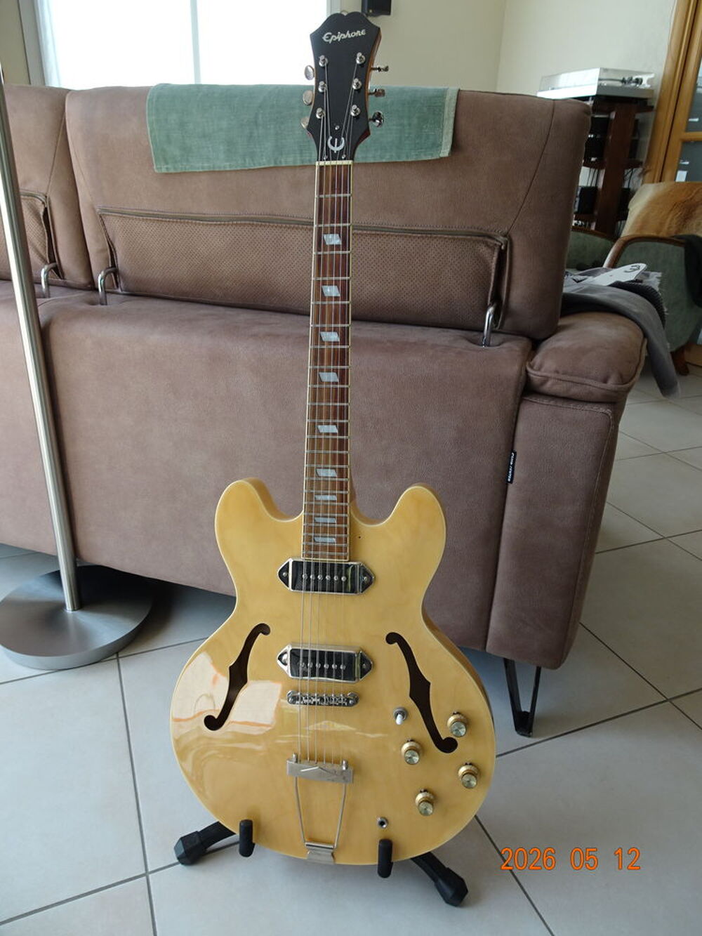 Epiphone CASINO naturelle + Stand Hercule Instruments de musique