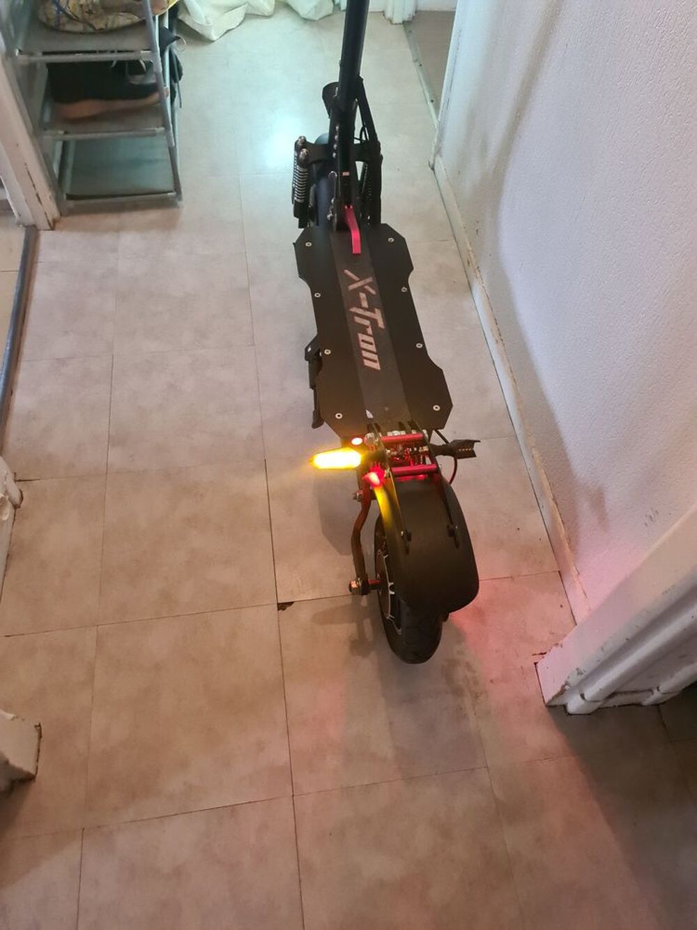 Trottinette &eacute;lectrique Vélos