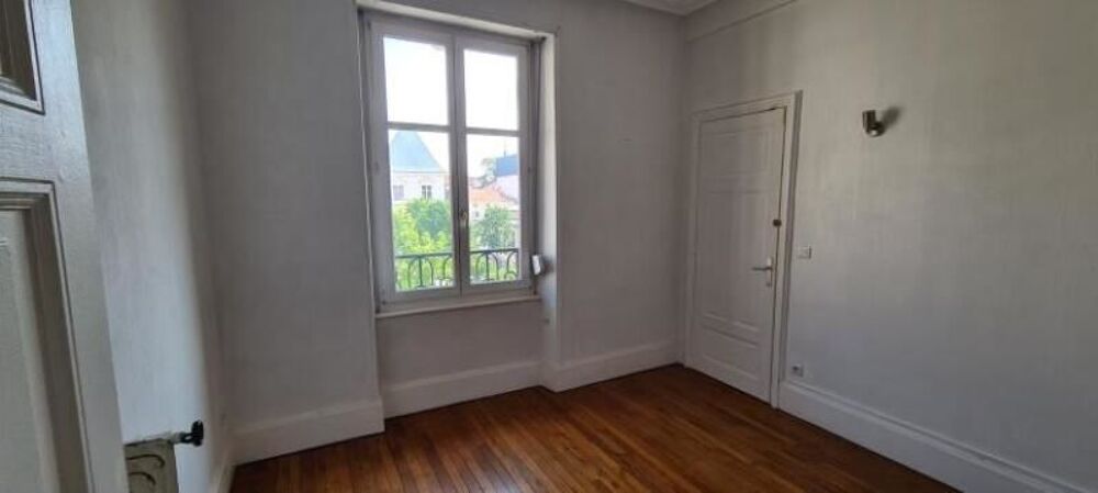  Location / Local Commercial - 136 m² Nancy (54000)