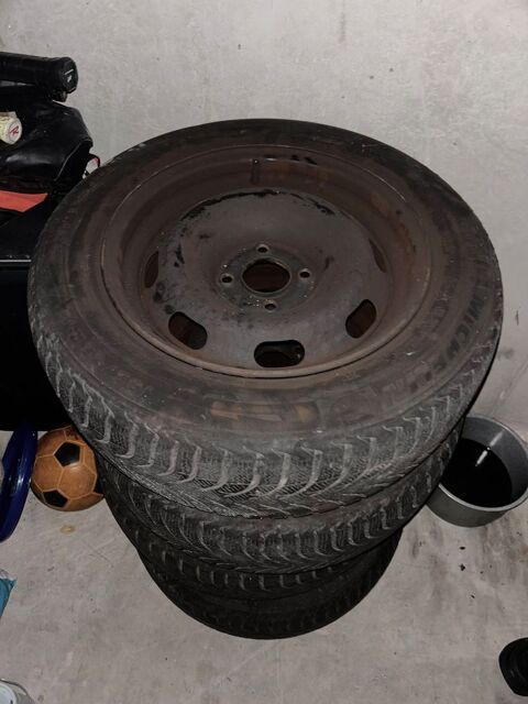 Pi&egrave;ces et &eacute;quipements Voiture Pneu voiture - roue  occasion Martigues 13500