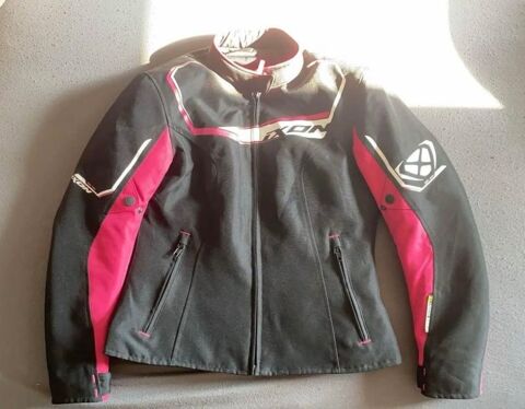 Pi&egrave;ces et &eacute;quipements Moto - Scooter - Quad Casques - v&ecirc;tements moto  occasion Bourgueil 37140